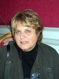 Nelly Schmidt  http://recherche.fnac.com/ia120759/Nelly-Schmidt