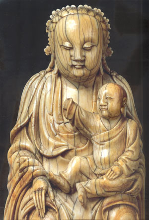 Vierge à l'enfant, Province de Fujian, Chine, Dynastie Ming,Musée de l'Ermitage Saint Petersbourg